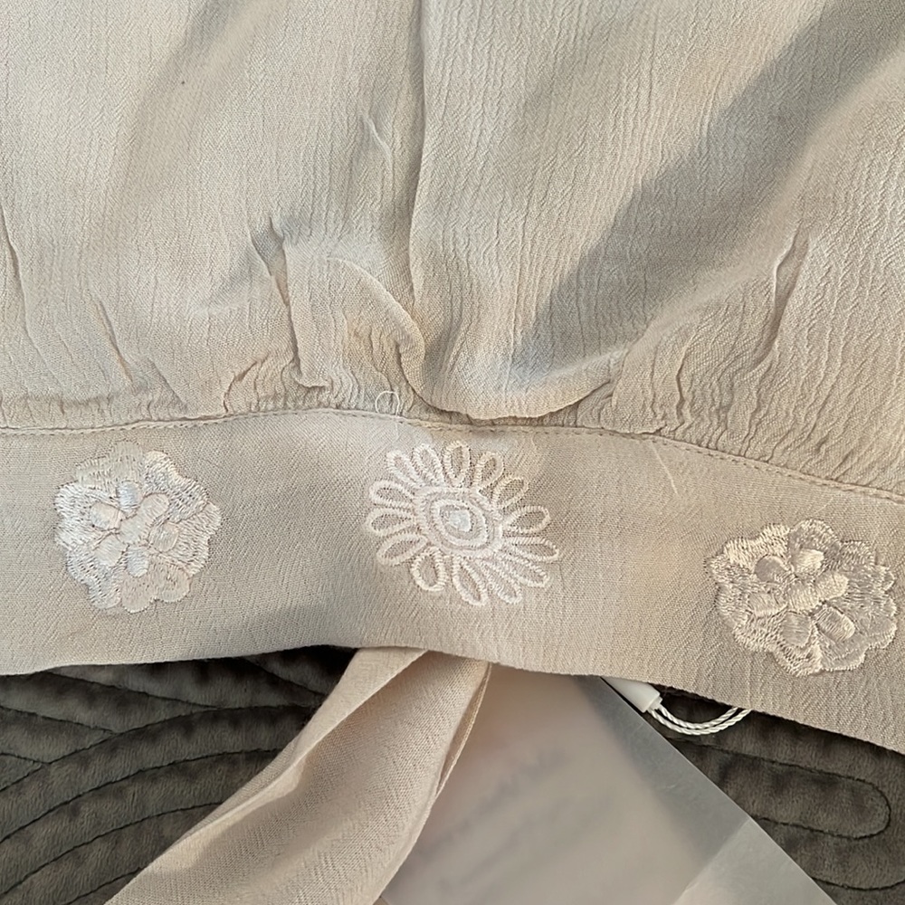 ๐ 2X HP ๐ NWT Rahi Cali Daisy Nightcap Blouse - Picture 3 of 16